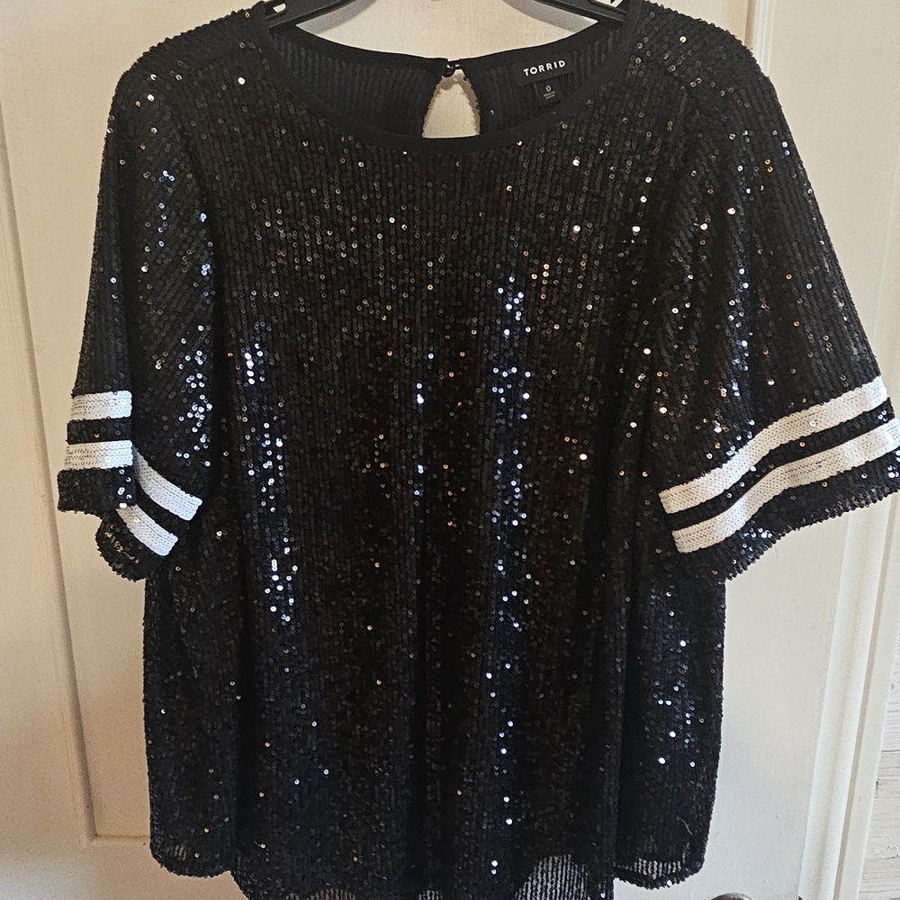 Torrid Black and White Sequin Short Sleeve Top